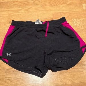 Underarmour running shorts with pockets!
